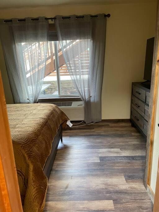 Parkway Yellowstone Guest House Apartment #3 Gardiner Eksteriør billede