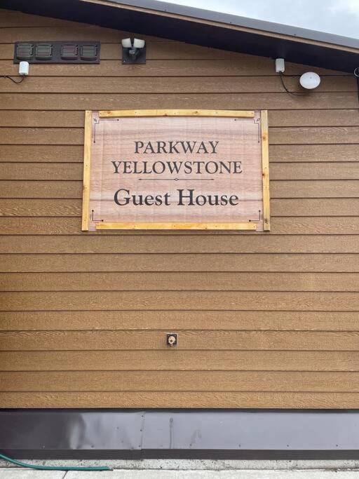 Parkway Yellowstone Guest House Apartment #3 Gardiner Eksteriør billede