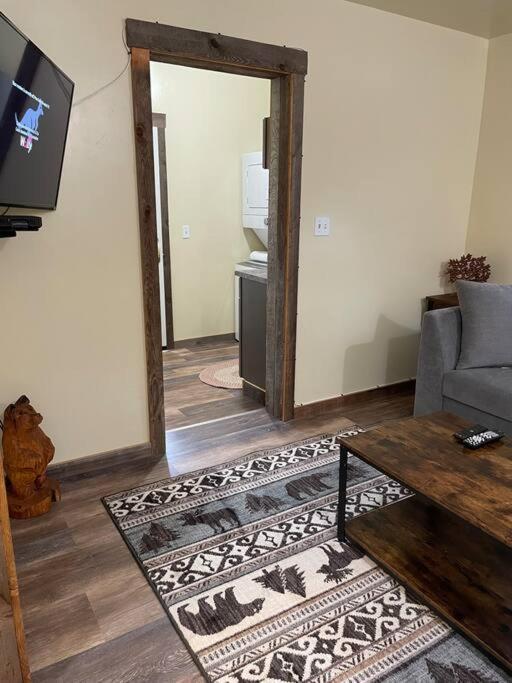 Parkway Yellowstone Guest House Apartment #3 Gardiner Eksteriør billede